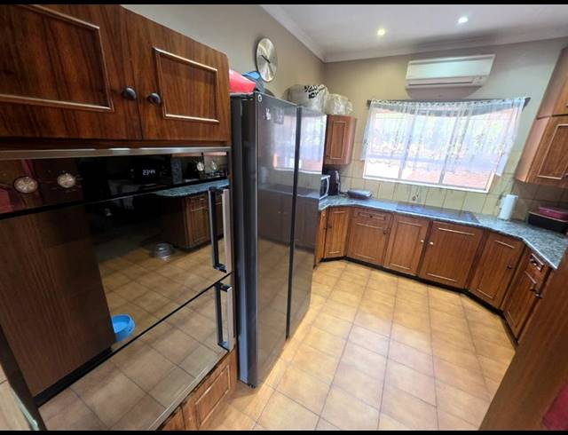 3 BEDROOM HOUSE FOR SALE IN THERESAPARK